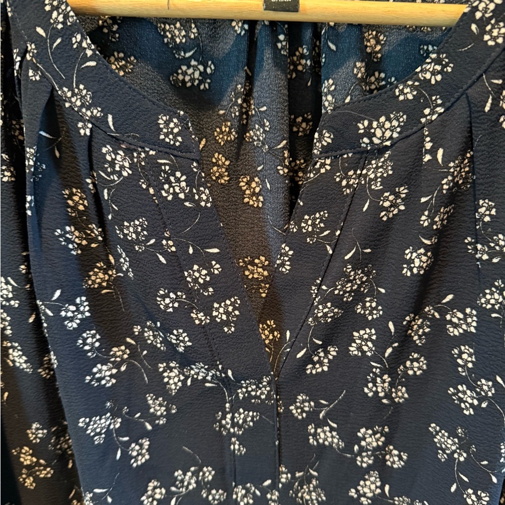 41 Hawthorn Navy Floral Blouse - Picture 3 of 4